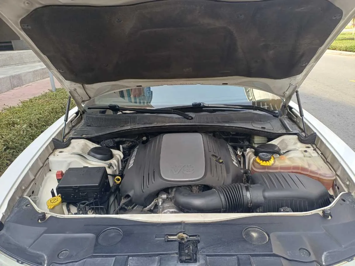 Car image 25