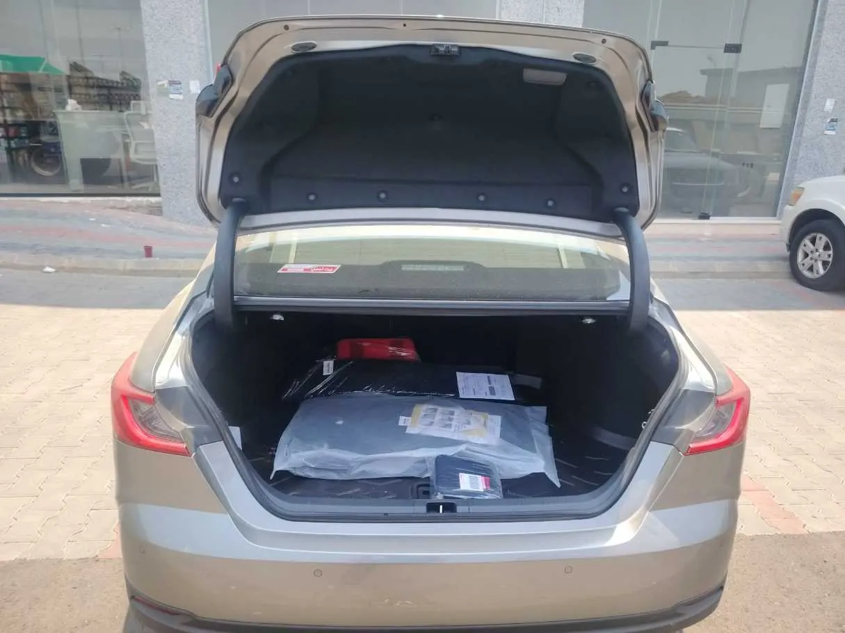 Car image 29