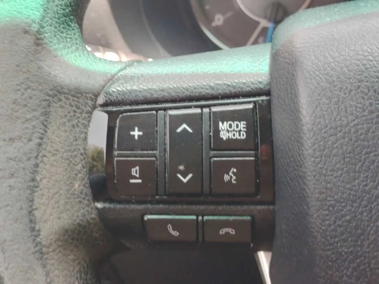 Car image 28