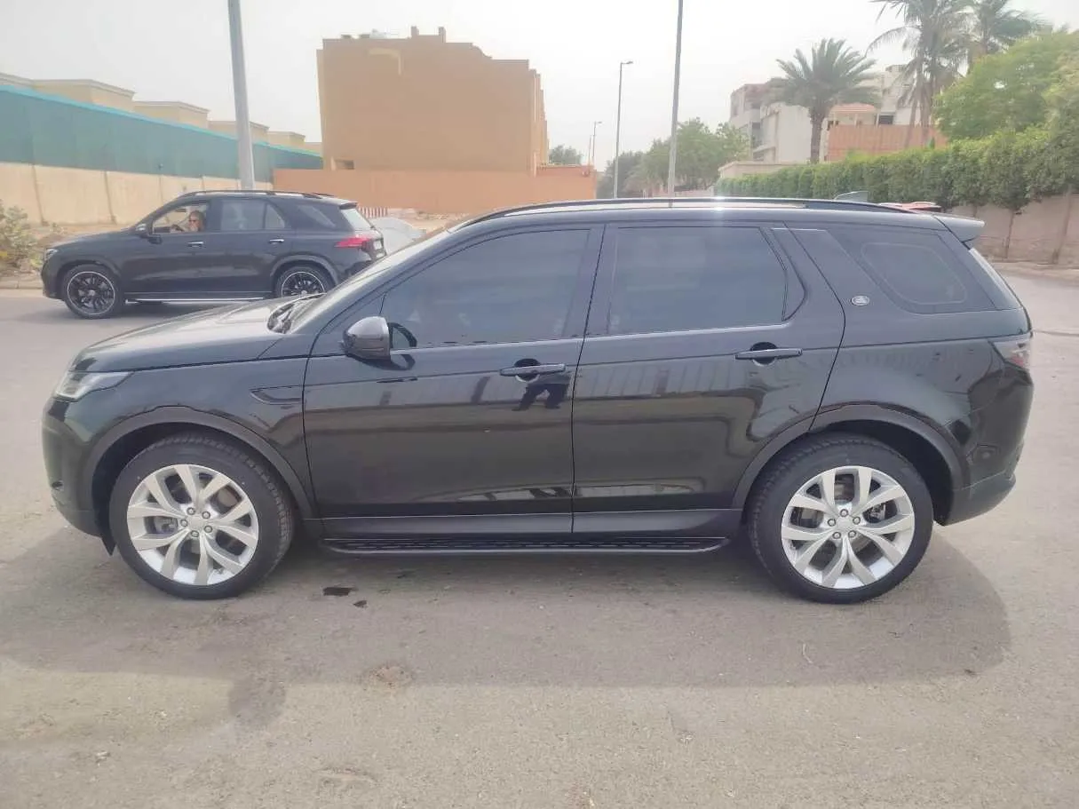 Car image 8