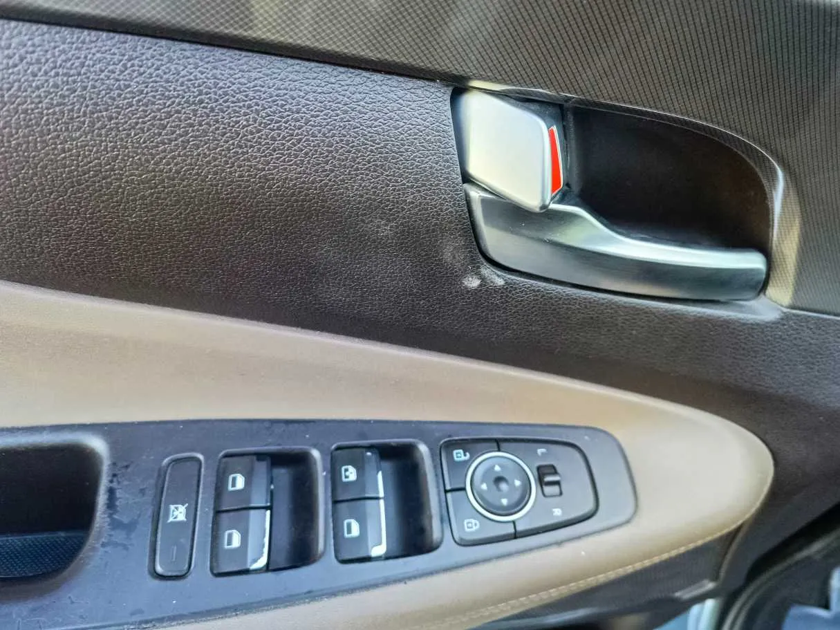 Car image 33