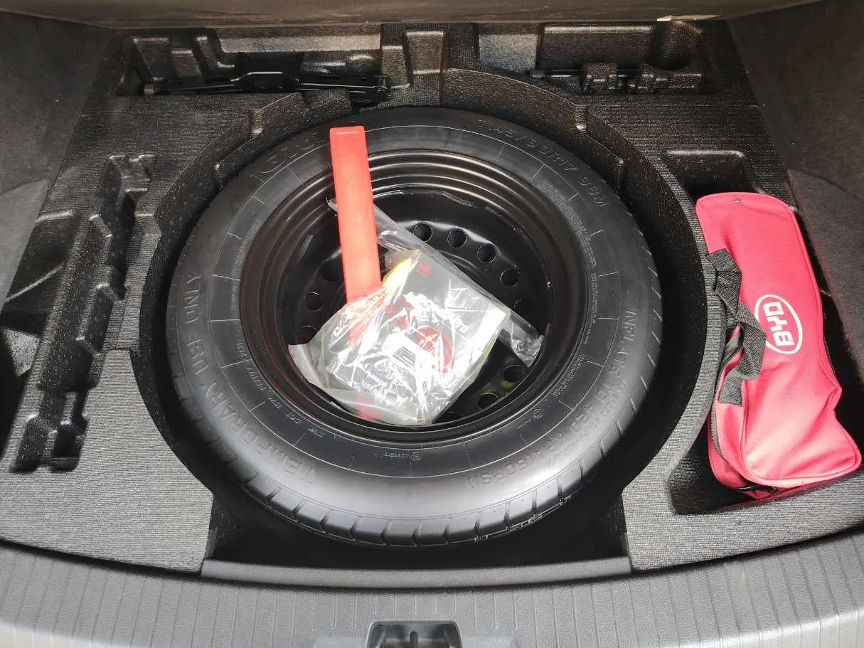 Car image 29