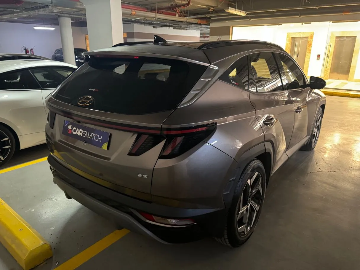 Car image 5