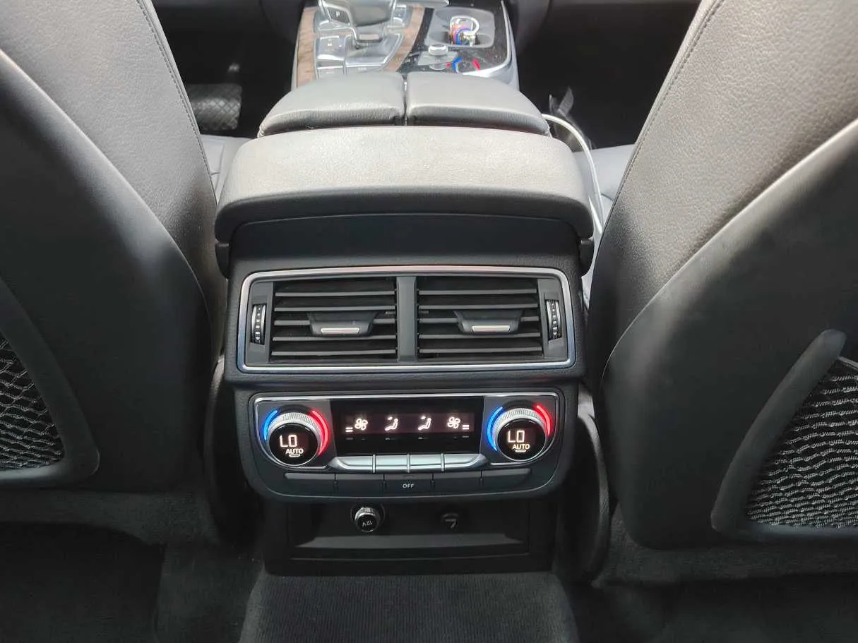 Car image 37