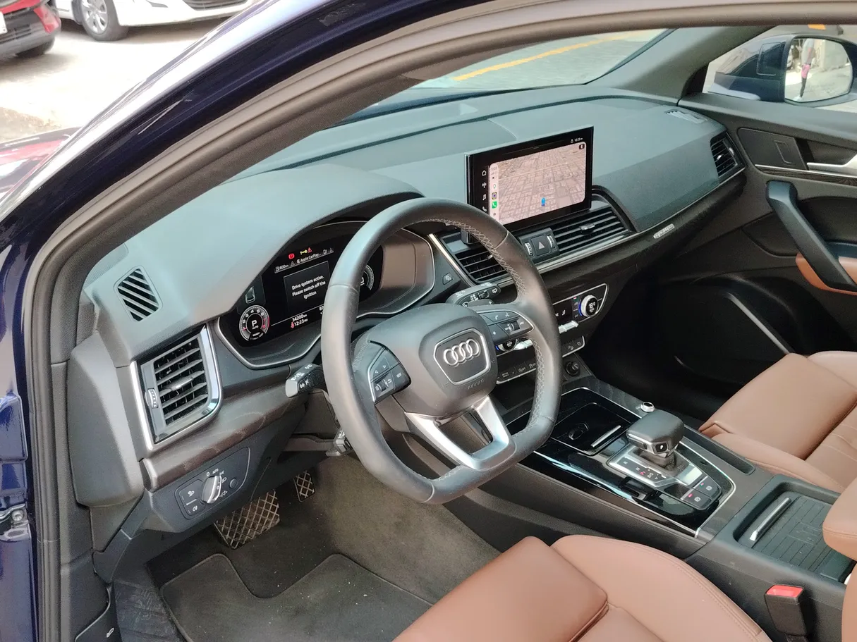 Car image 13