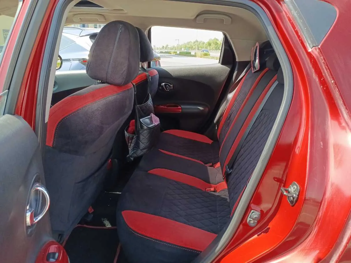 Car image 14