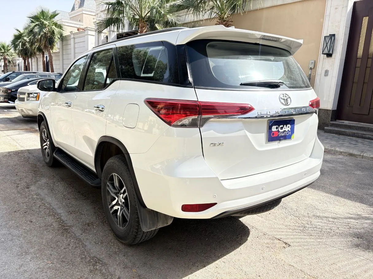 Car image 7