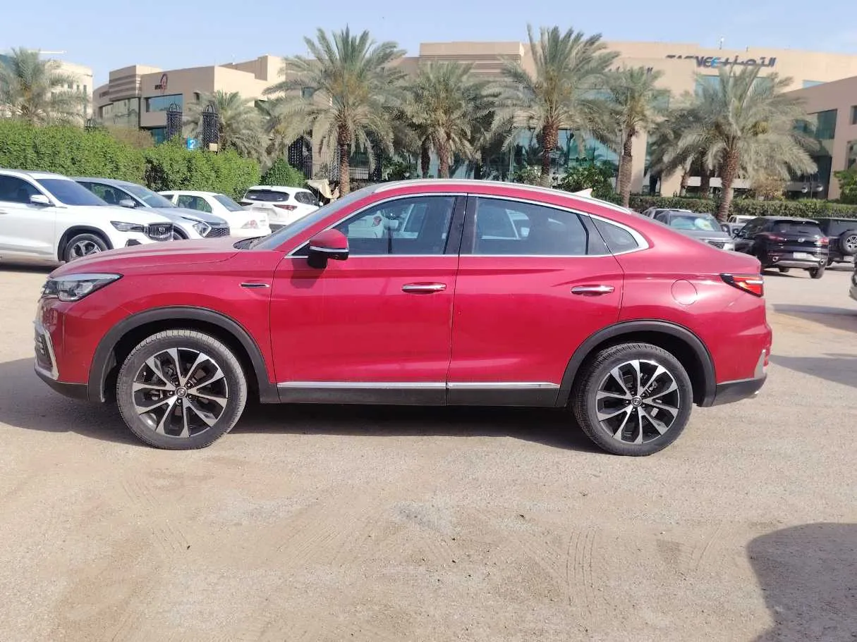Car image 8