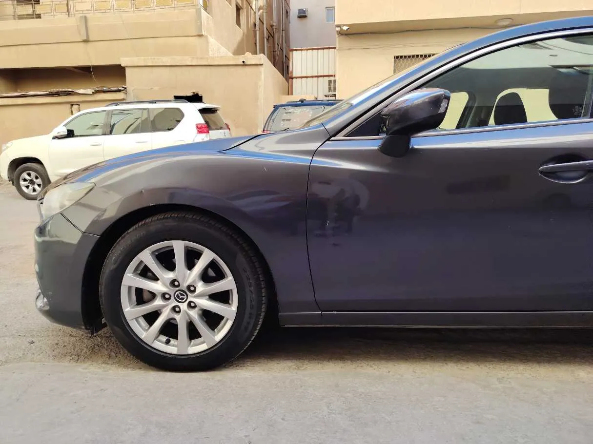 Car image 9