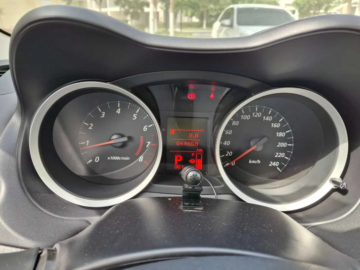 Car image 15