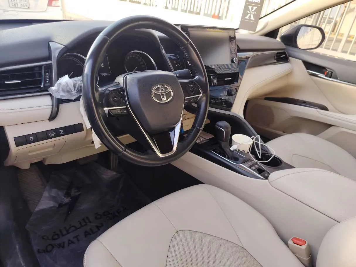 Car image 13