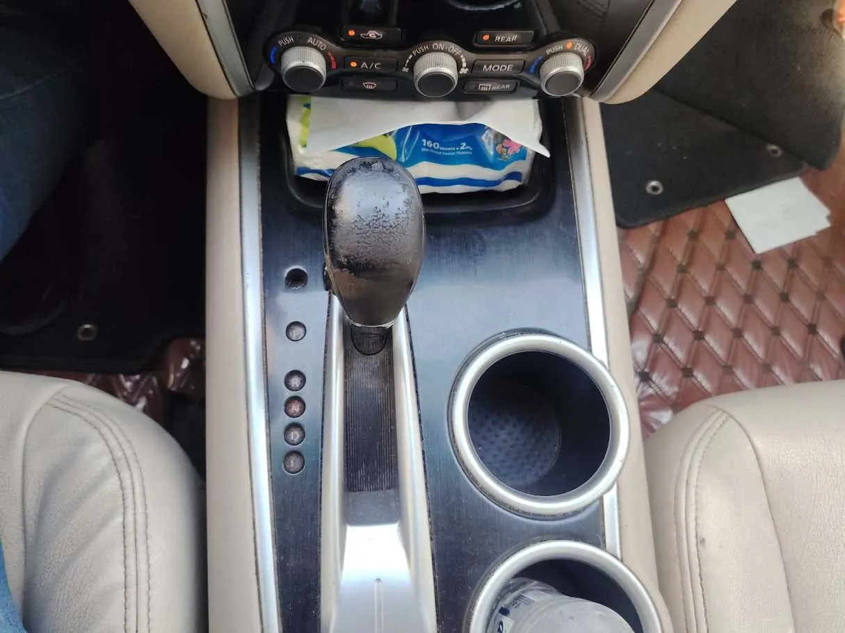 Car image 24