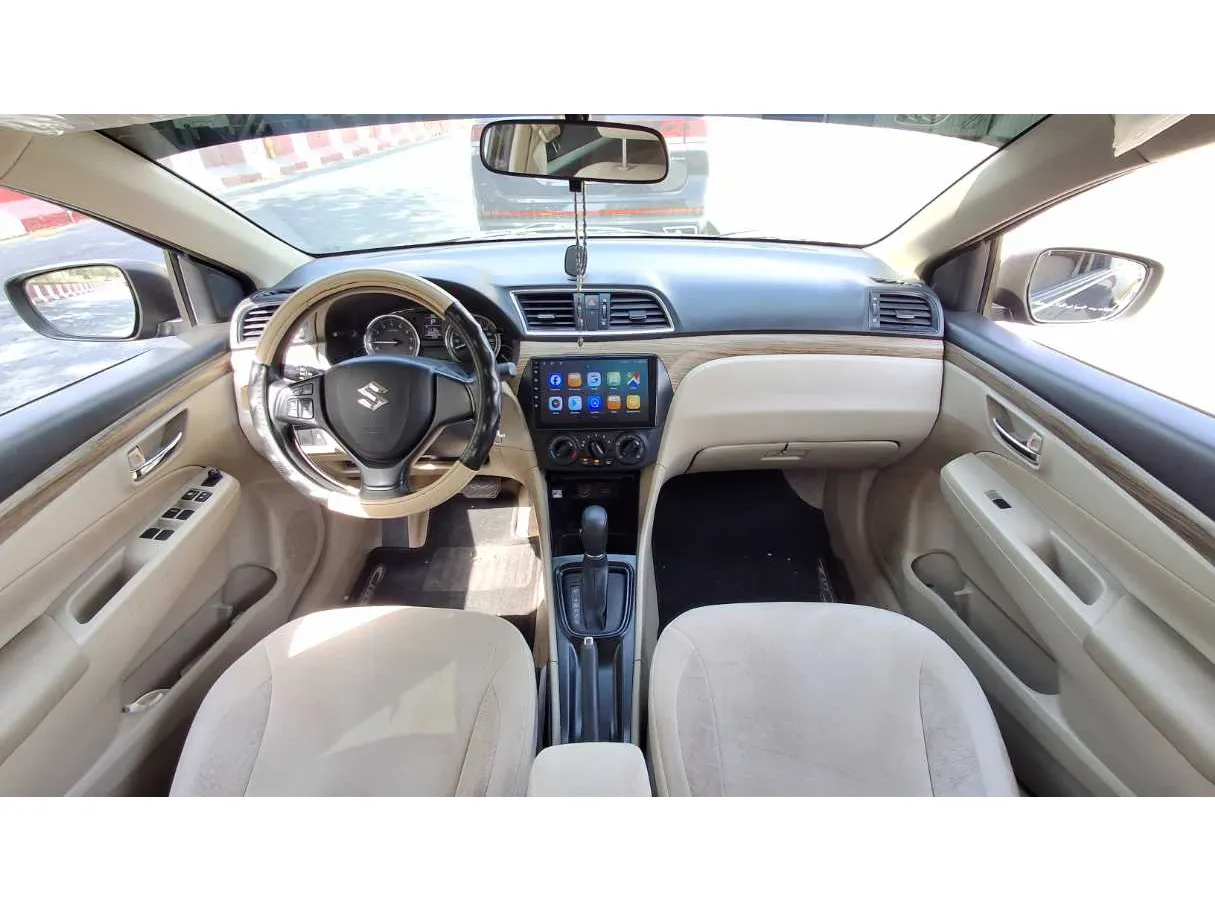 Car image 16