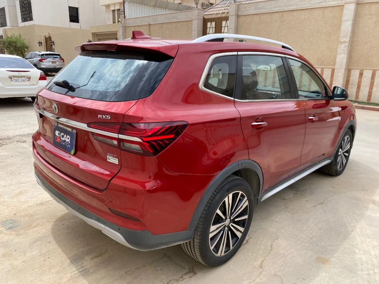 Car image 5