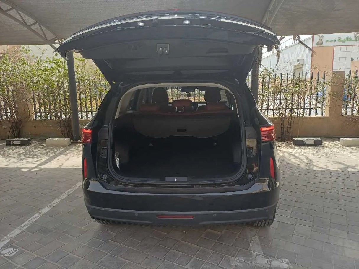 Car image 23