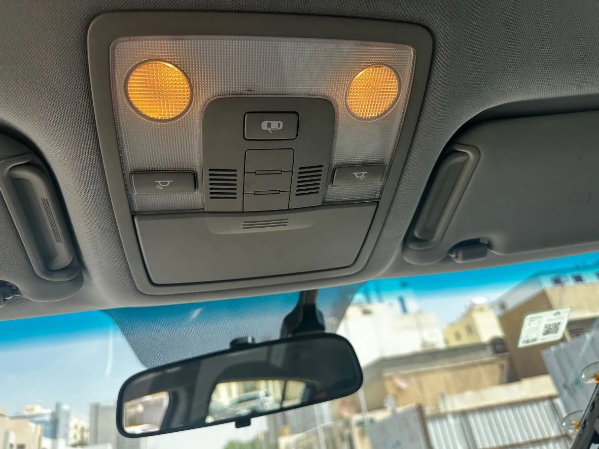 Car image 23