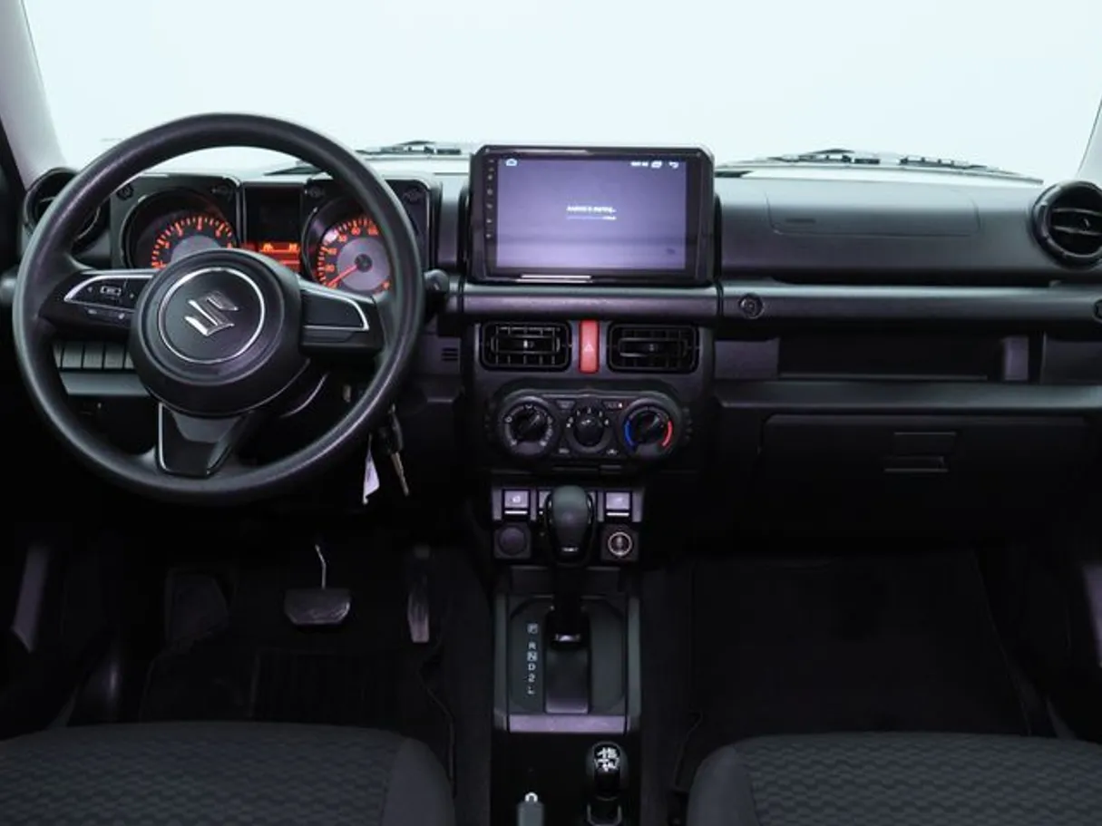 Car image 10