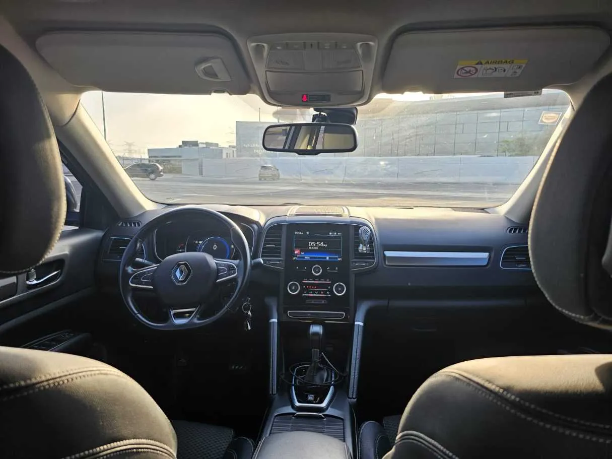 Car image 18