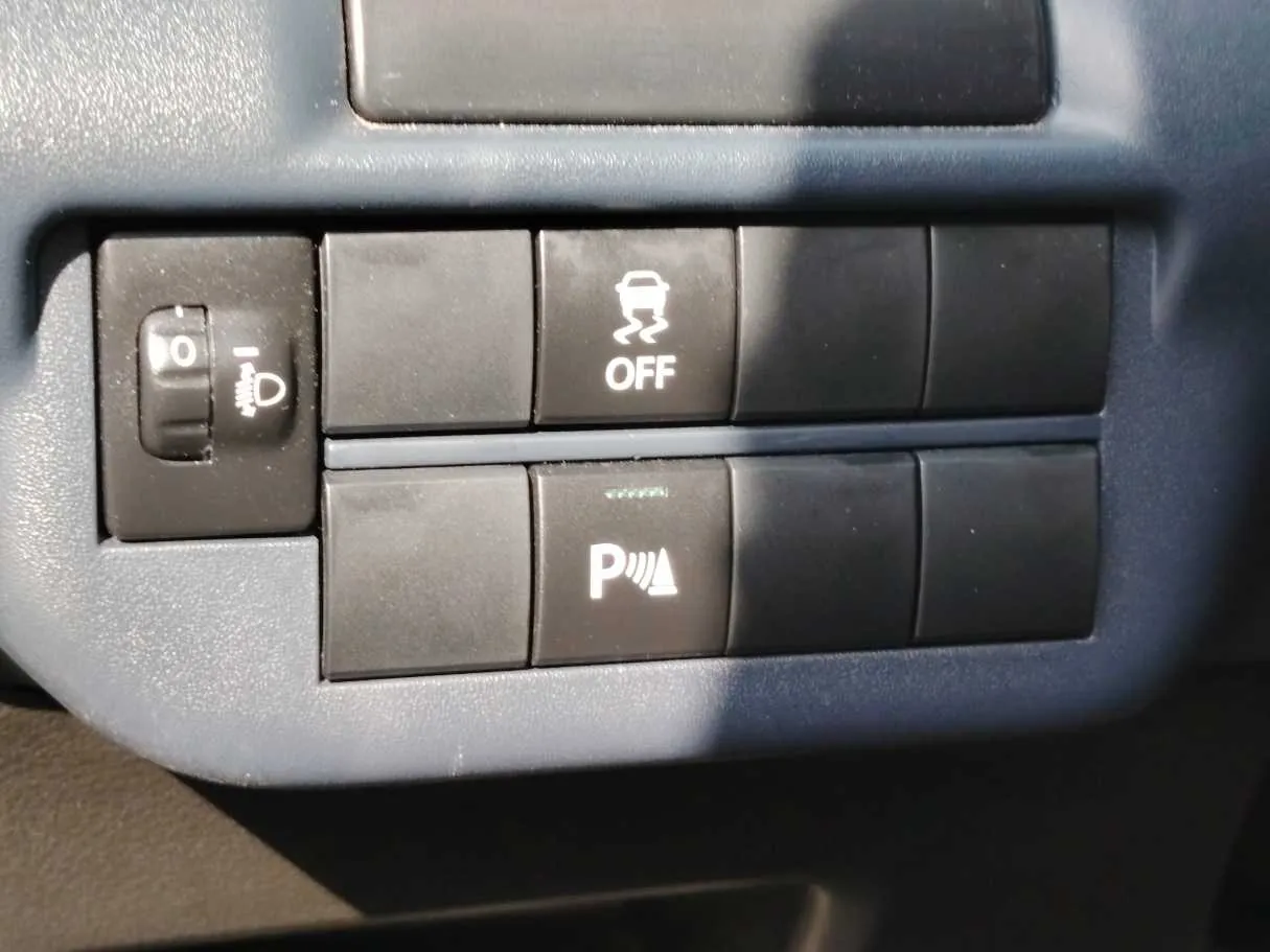 Car image 27