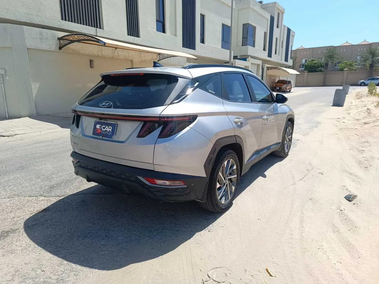 Car image 5