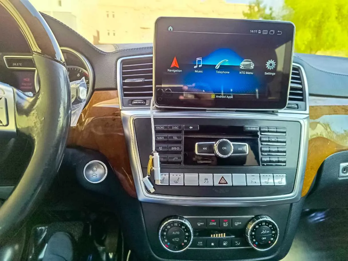 Car image 28