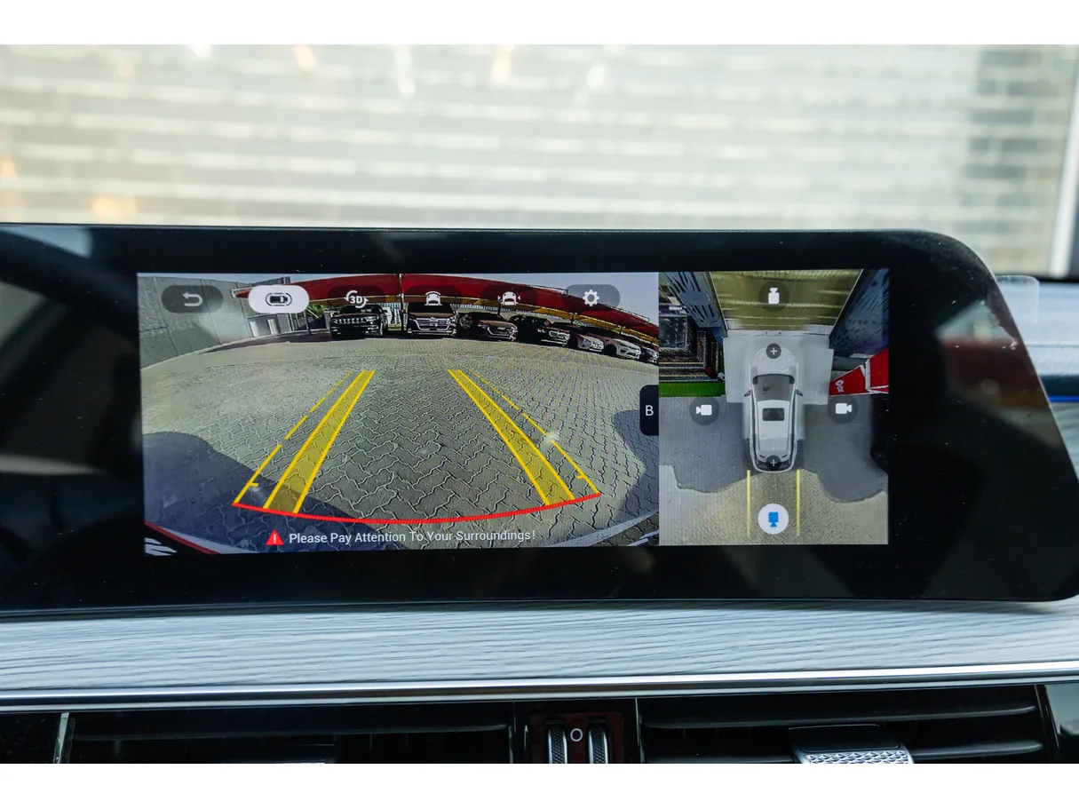 Car image 10