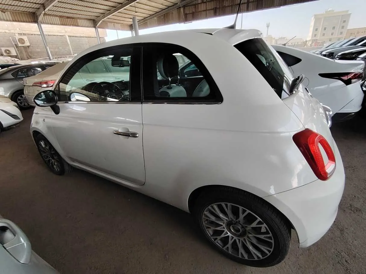 Car image 8