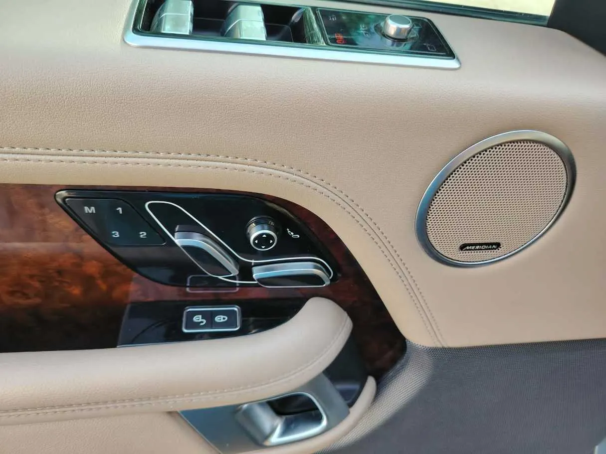 Car image 45