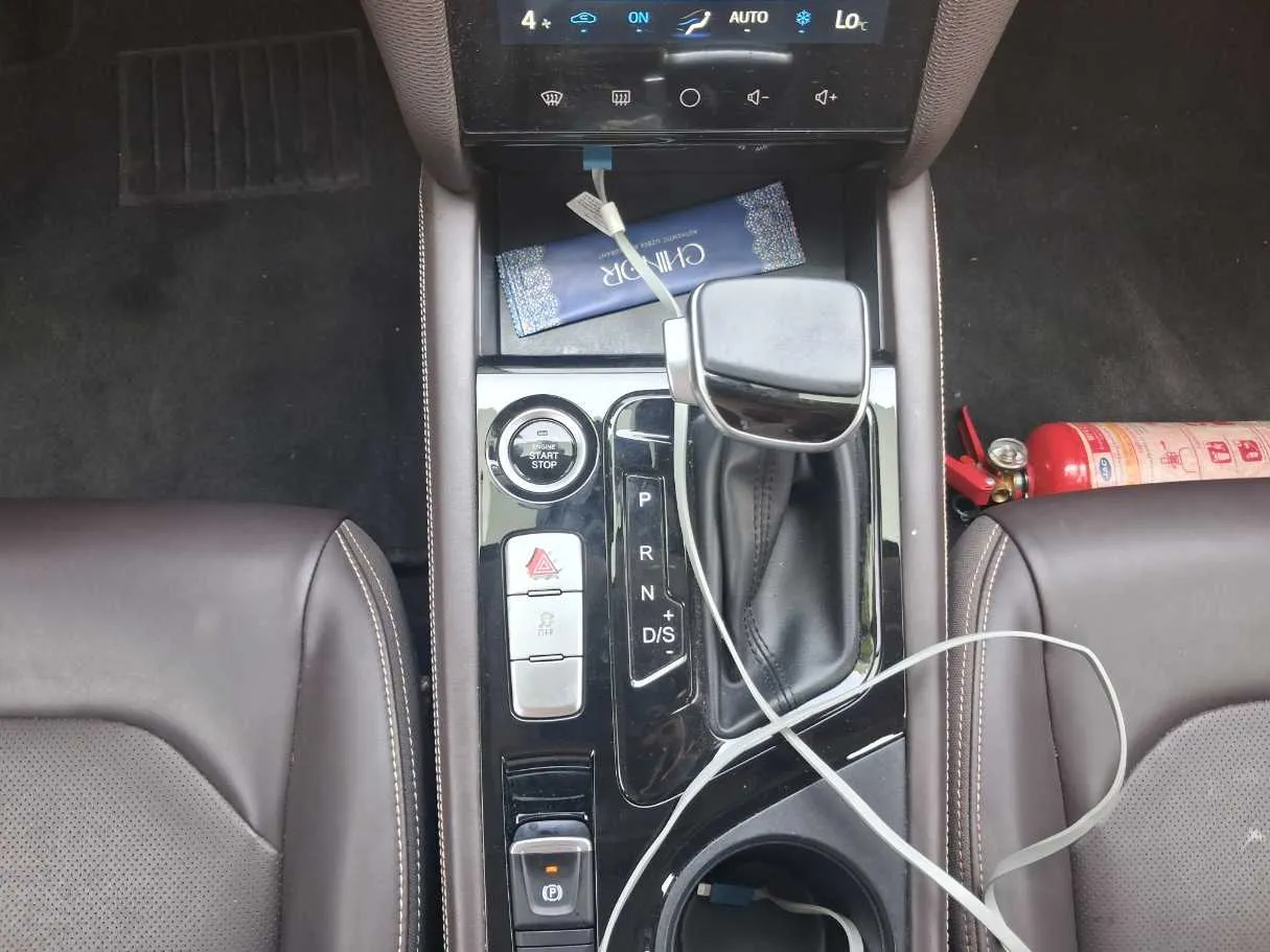 Car image 17