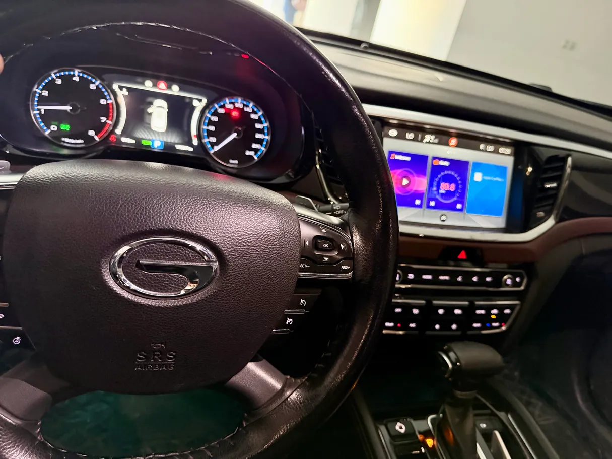 Car image 6