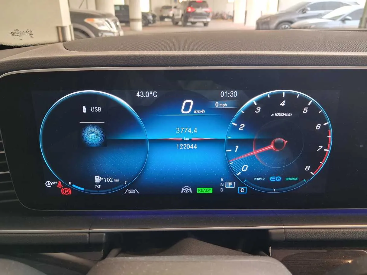 Car image 19