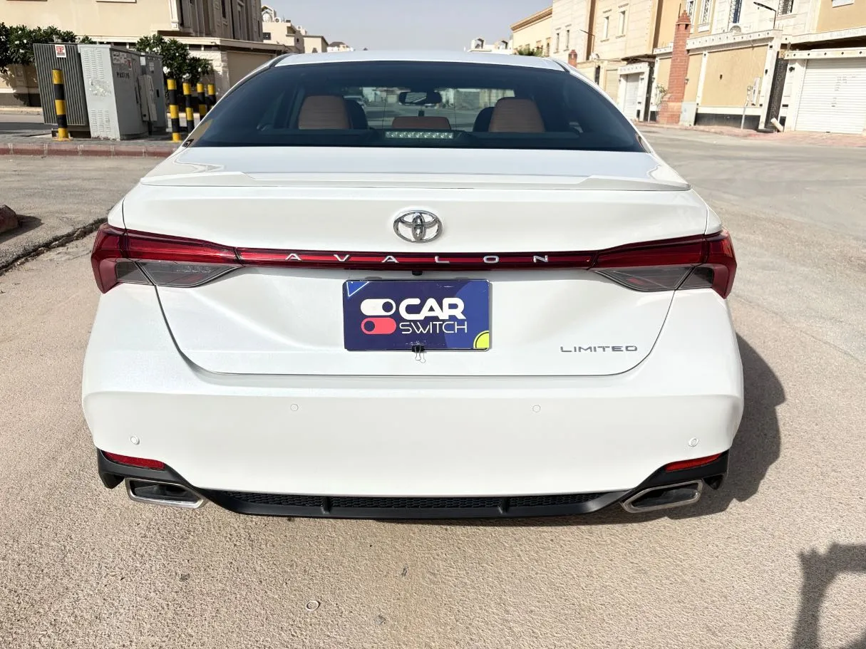 Car image 6