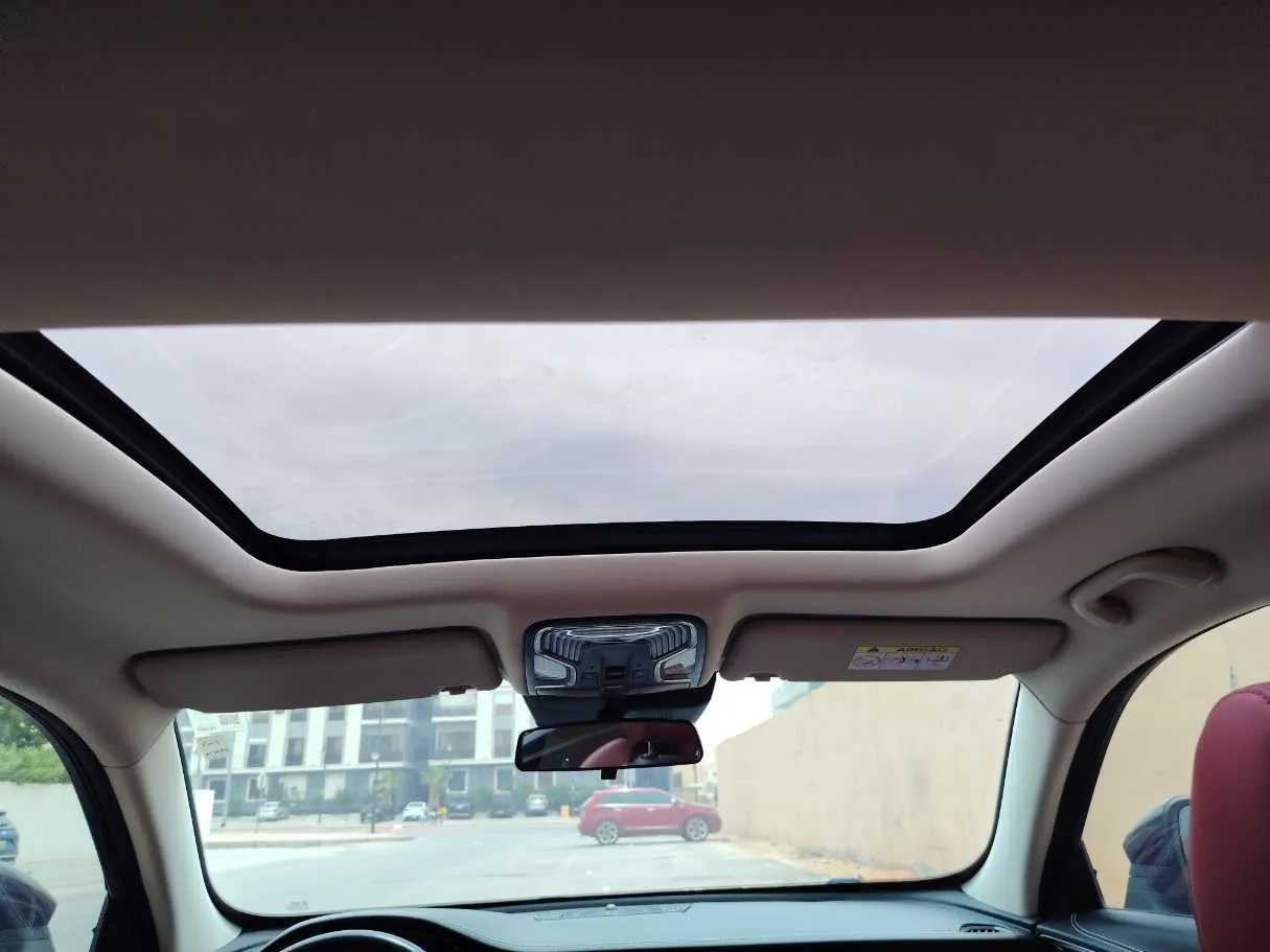 Car image 16