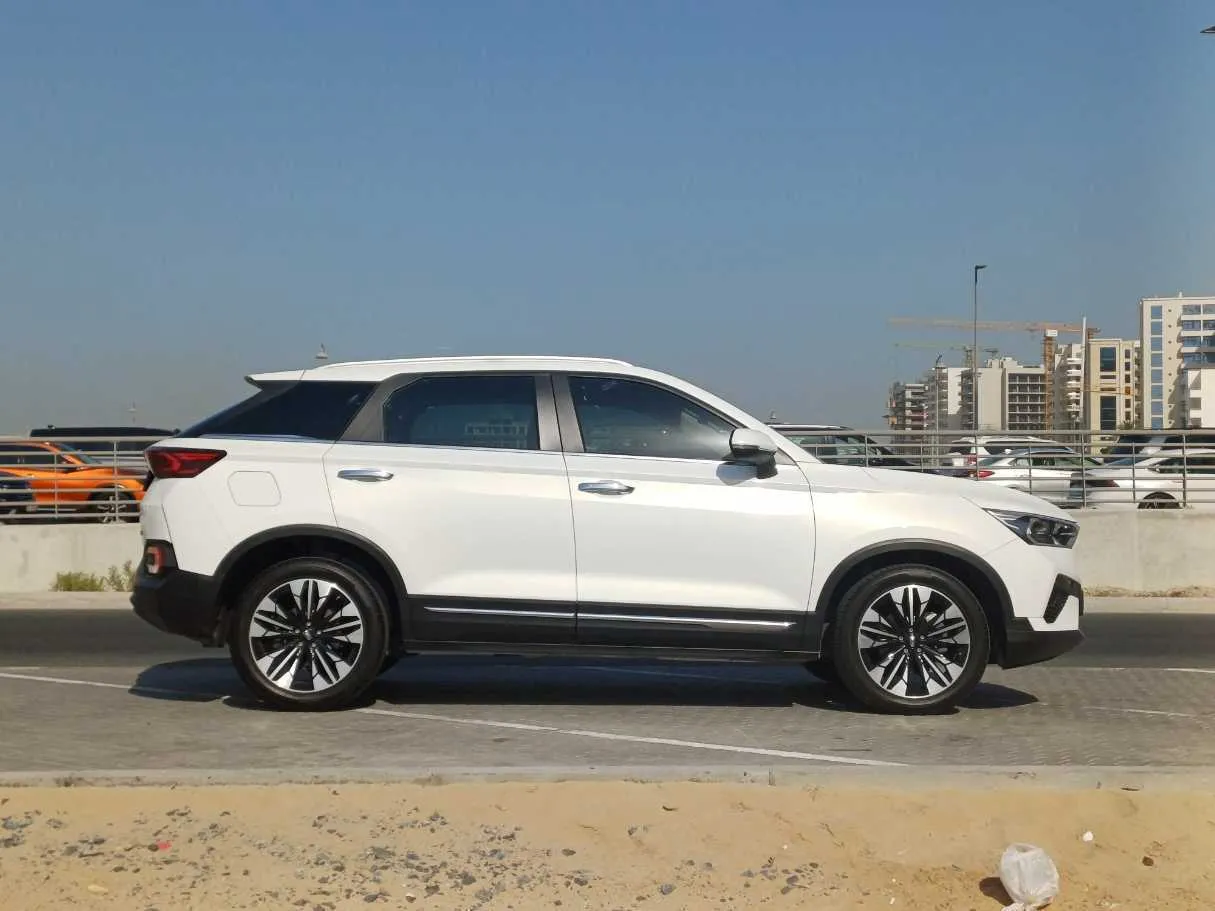Car image 8