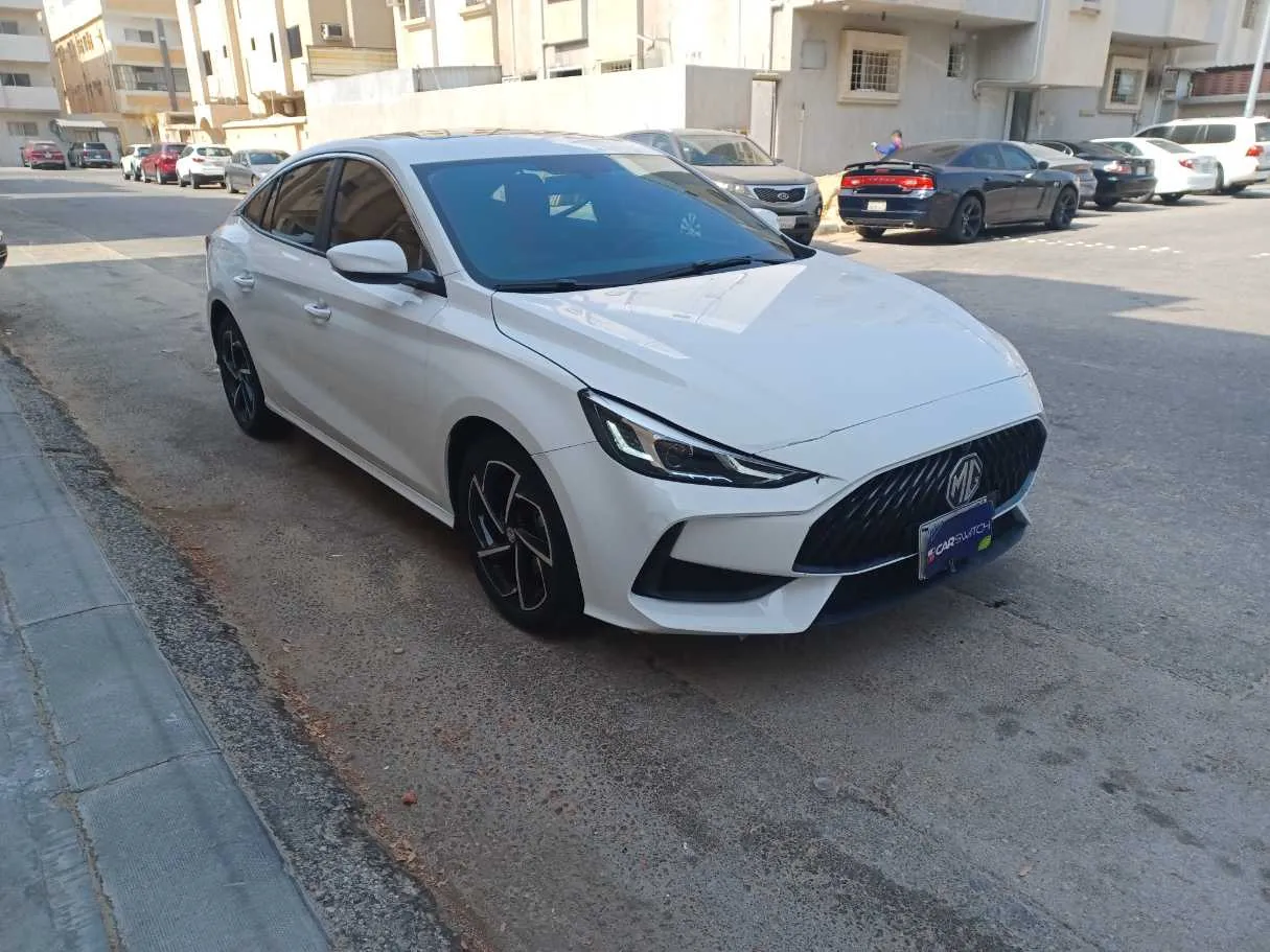 Car image 3