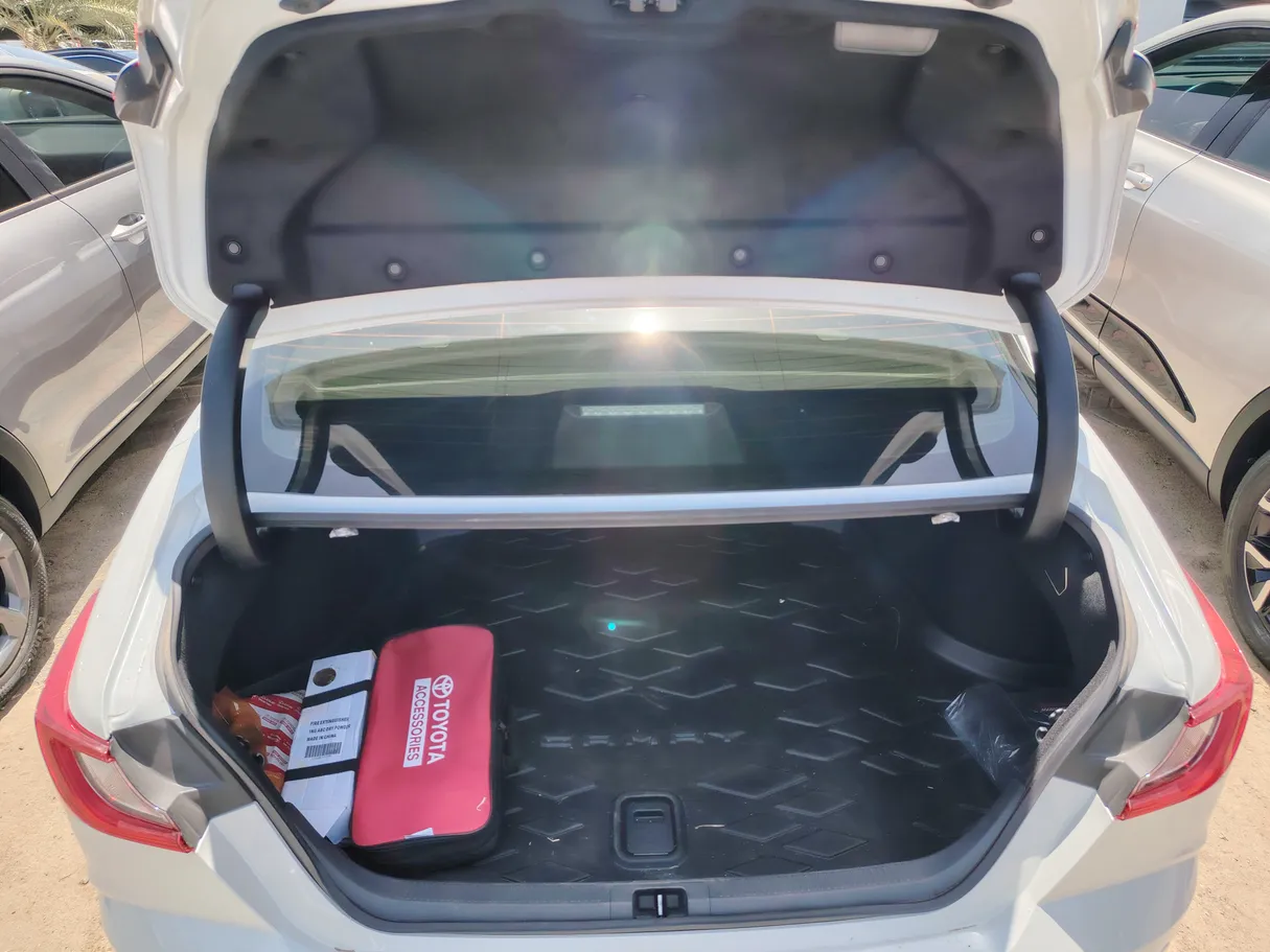 Car image 31