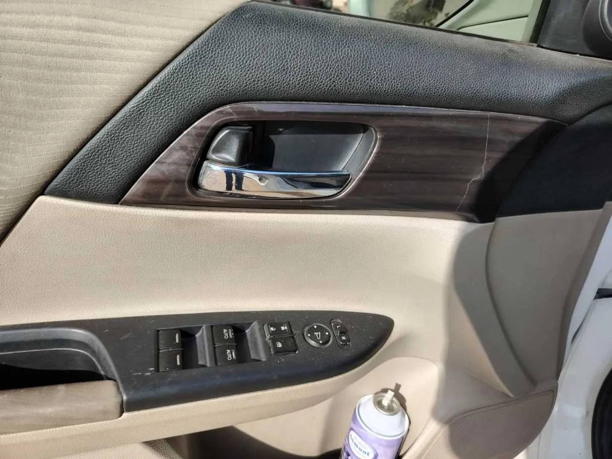 Car image 35