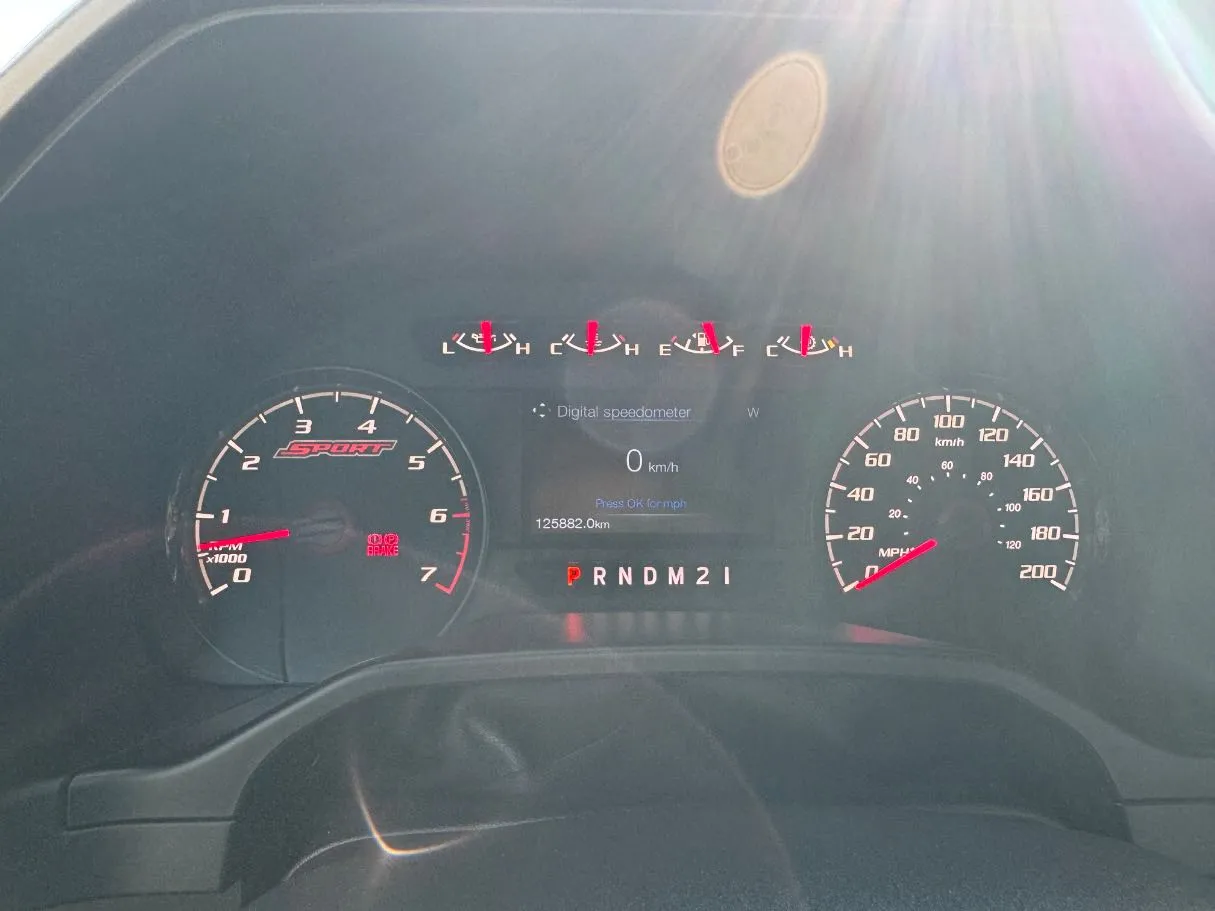 Car image 18