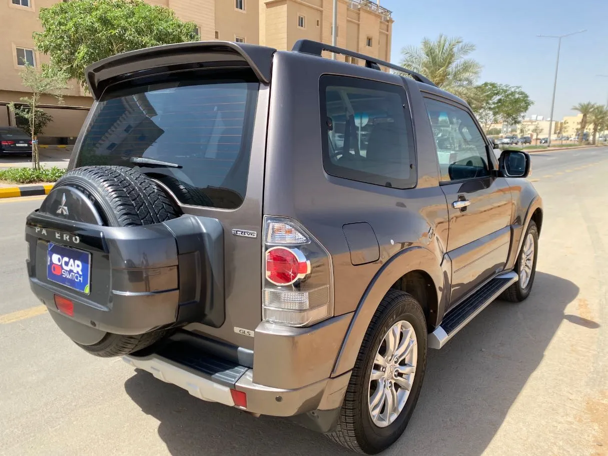 Car image 5
