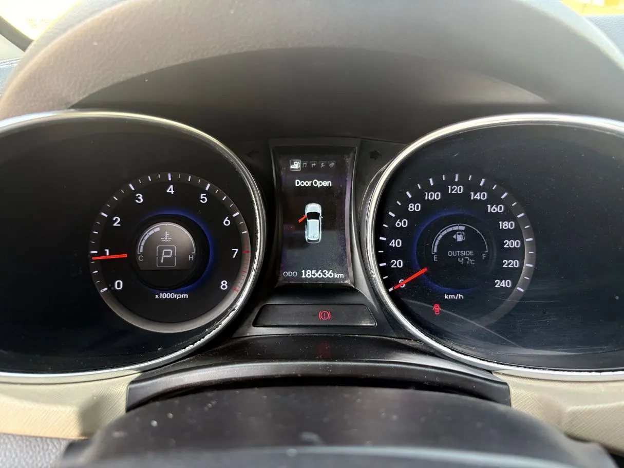 Car image 23