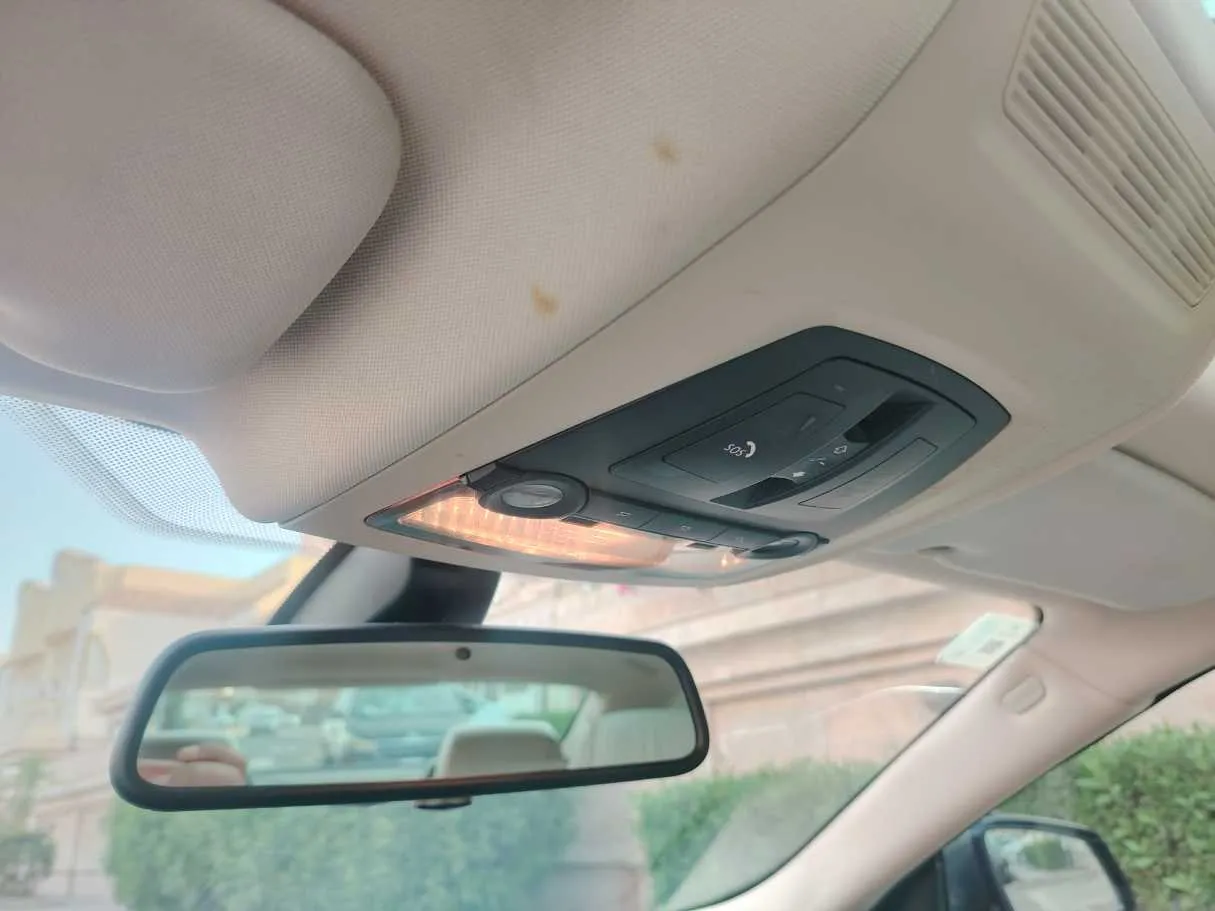 Car image 26