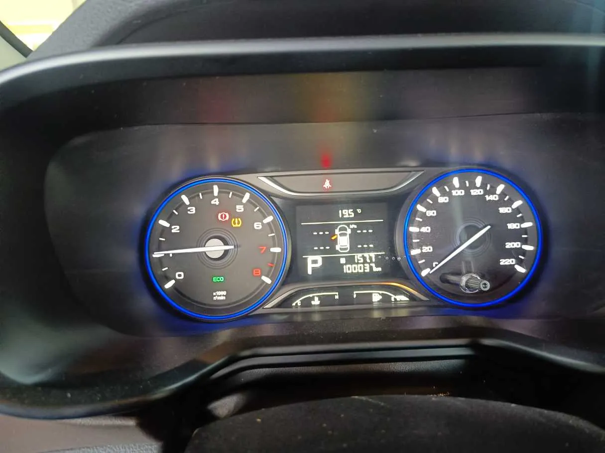 Car image 14