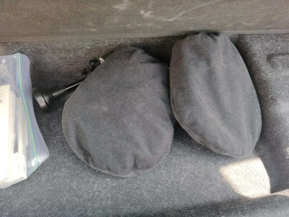 Car image 35