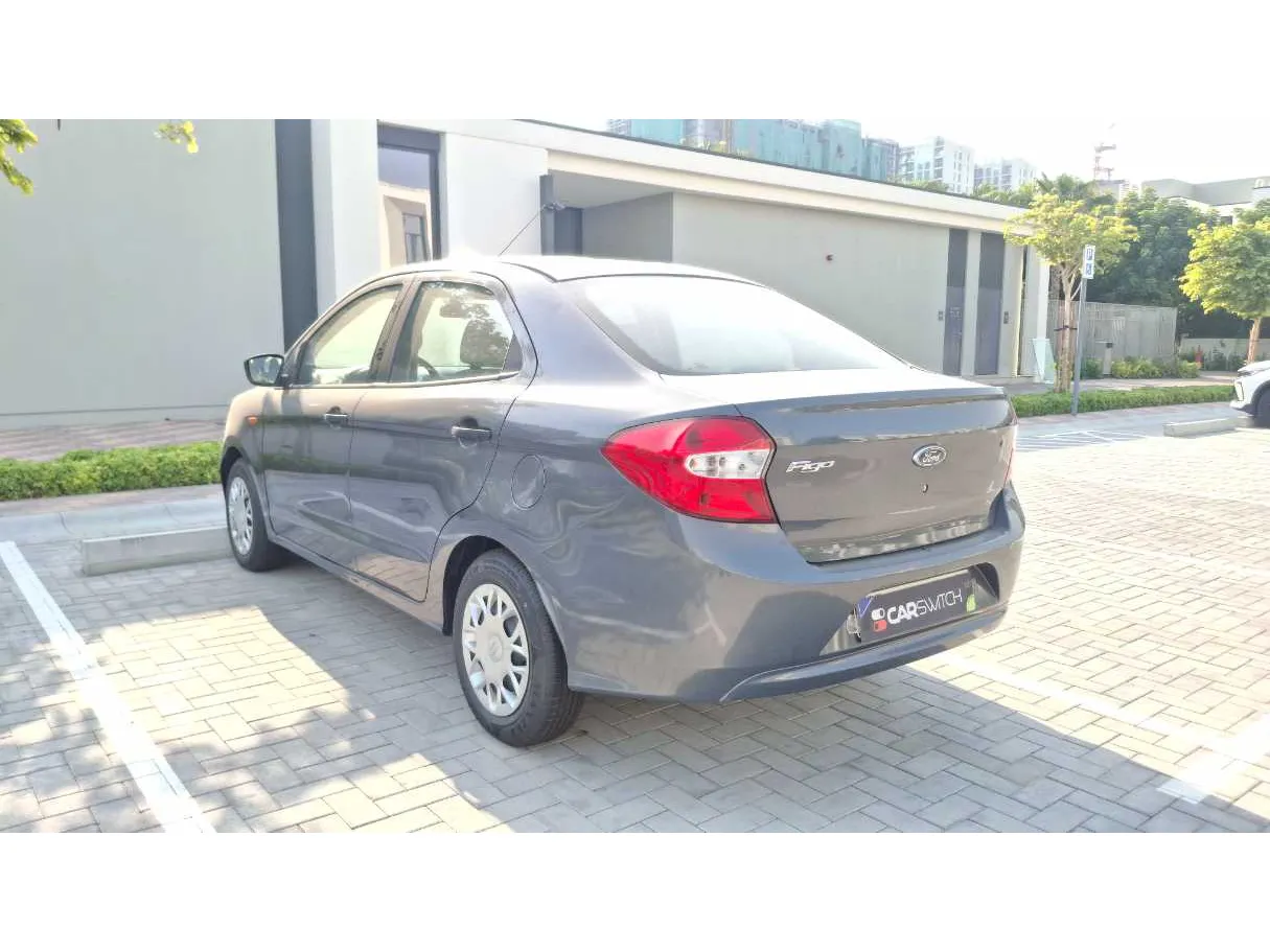 Car image 7