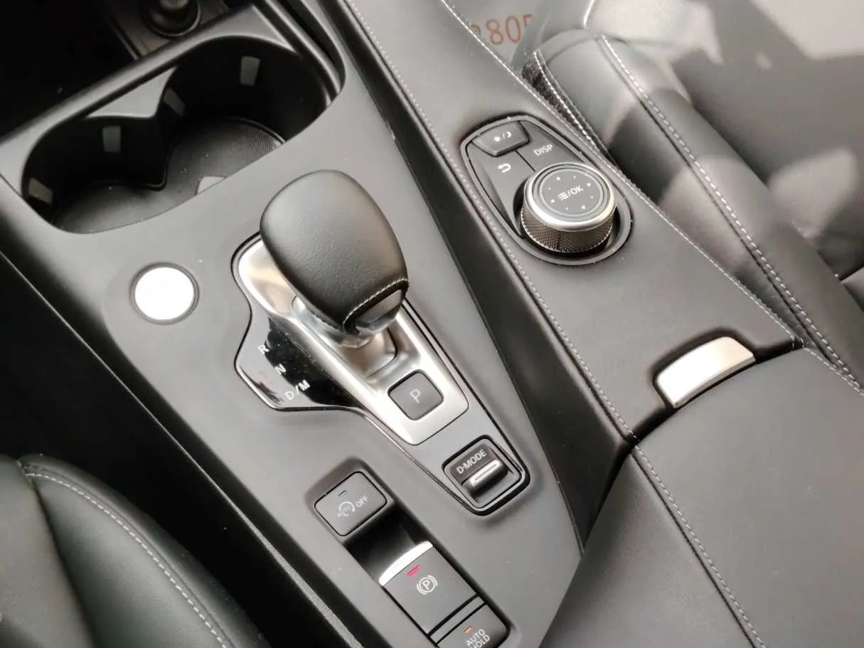Car image 18
