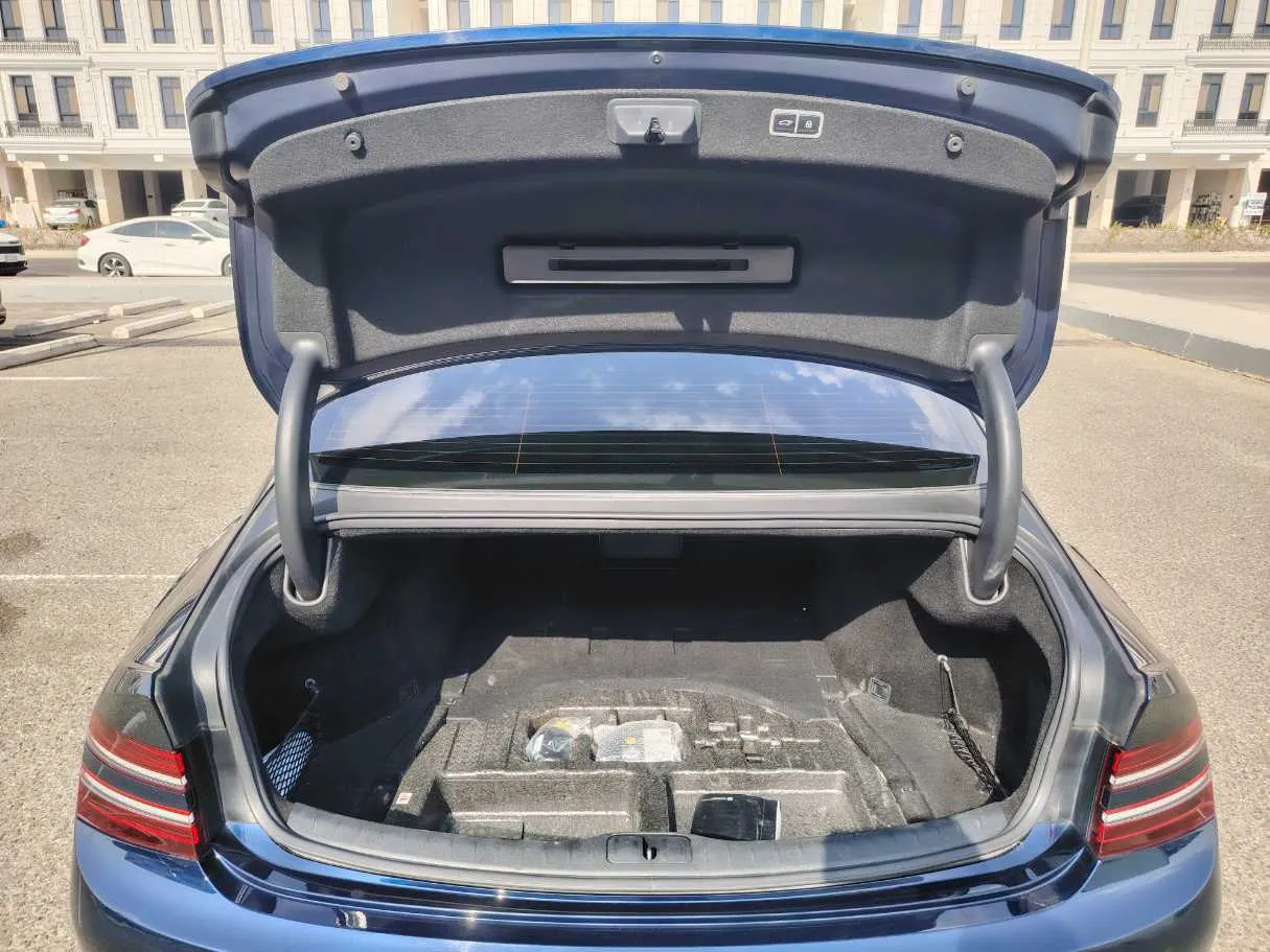 Car image 23
