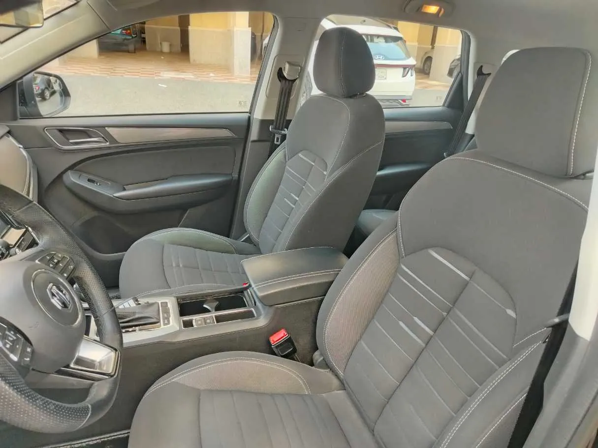 Car image 17