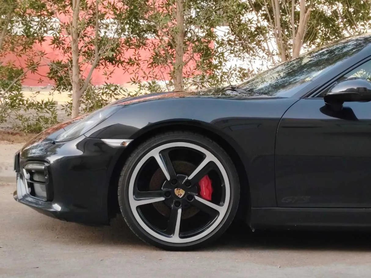 Car image 9