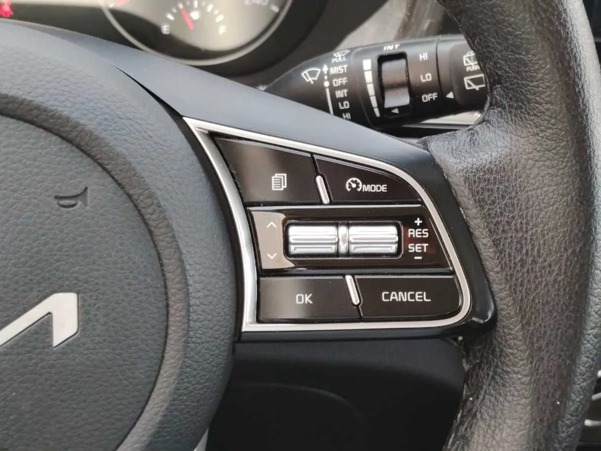 Car image 24