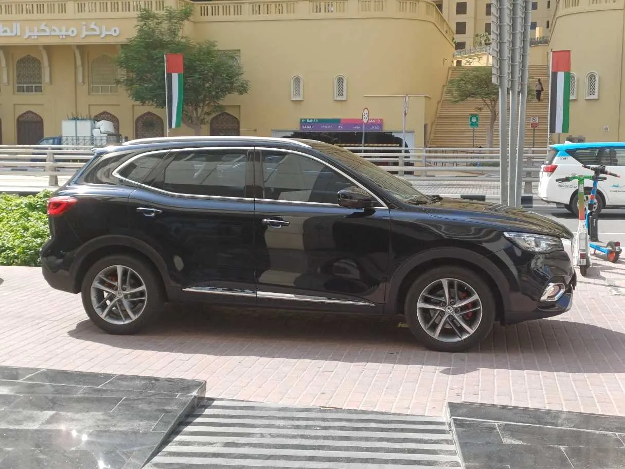 Car image 8